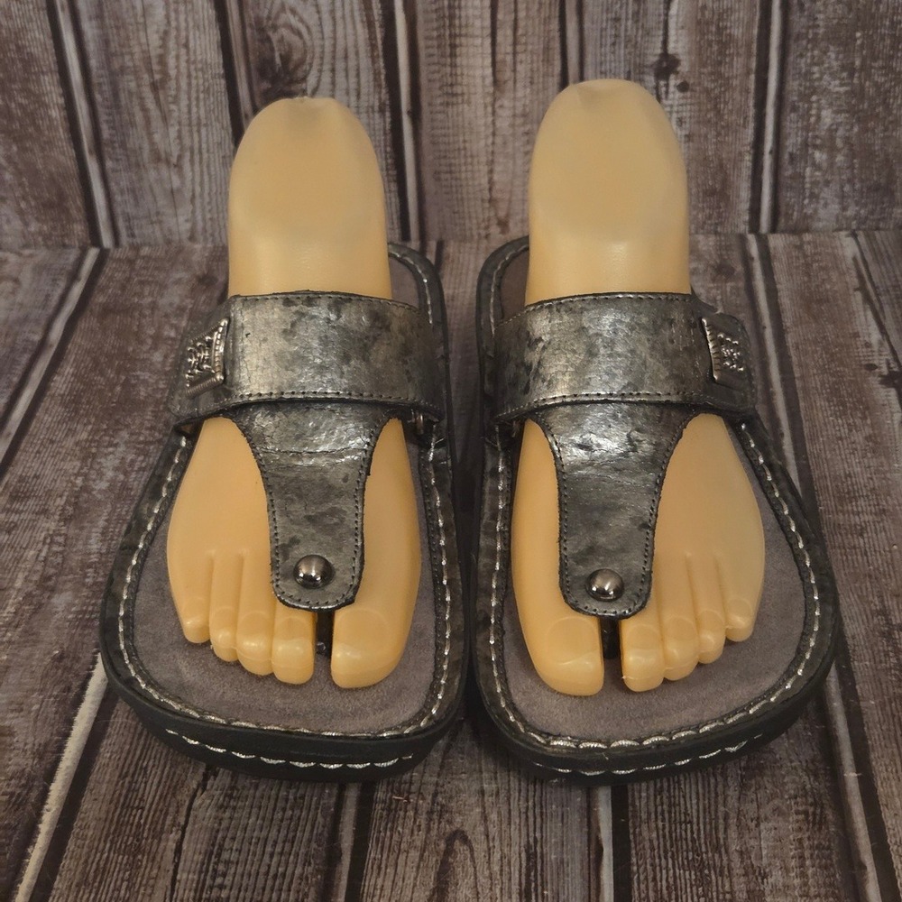 Sz 38/ 8-8.5 Alegria Carina Pewter Metallic Leather Thong Sandals Worn 1X! - Picture 2 of 8